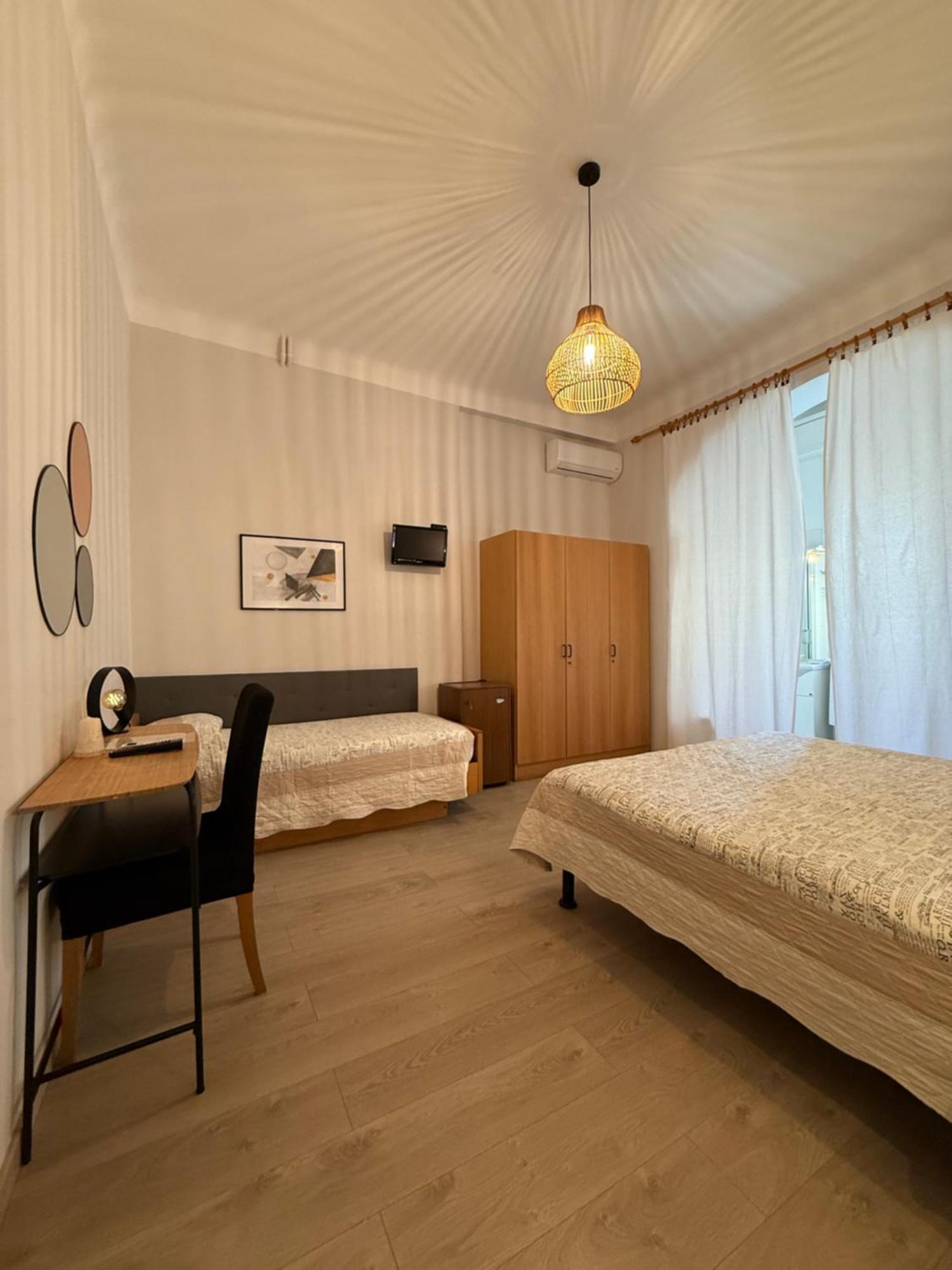 Hotel Fiorenza & Banksia Meuble Алассио Экстерьер фото